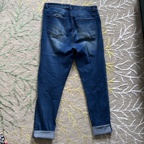 Universal standard stretch, distressed jeans 12 - Picture 4 of 6